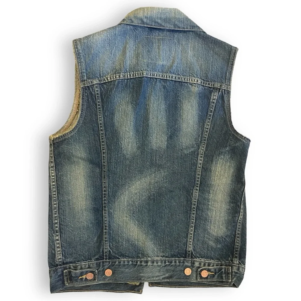Levi’s Distressed Denim Vest - Picture 3 of 6